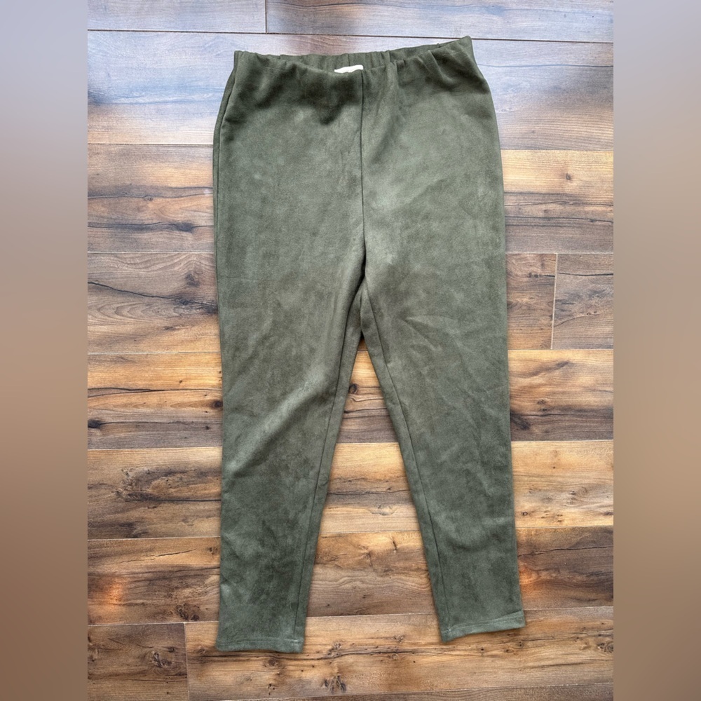 🍂 Skies Are Blue Faux Suede Leggings – Olive Green – Size S